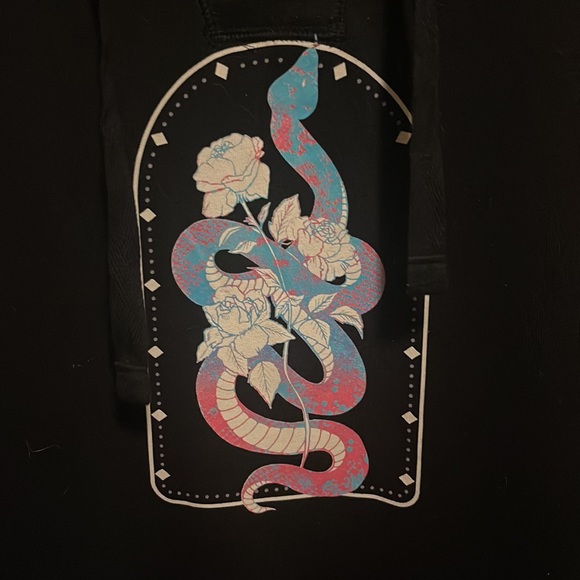 Torrid 3x, snake hoodie. - Picture 3 of 9